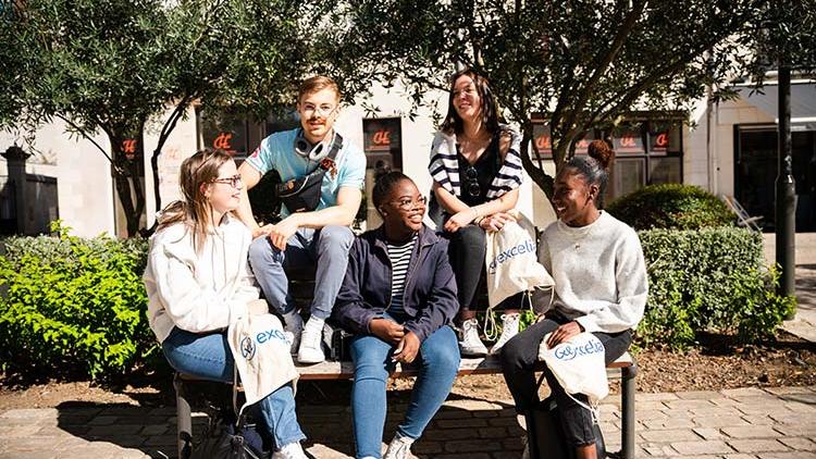 Comment intégrer une école de commerce ?